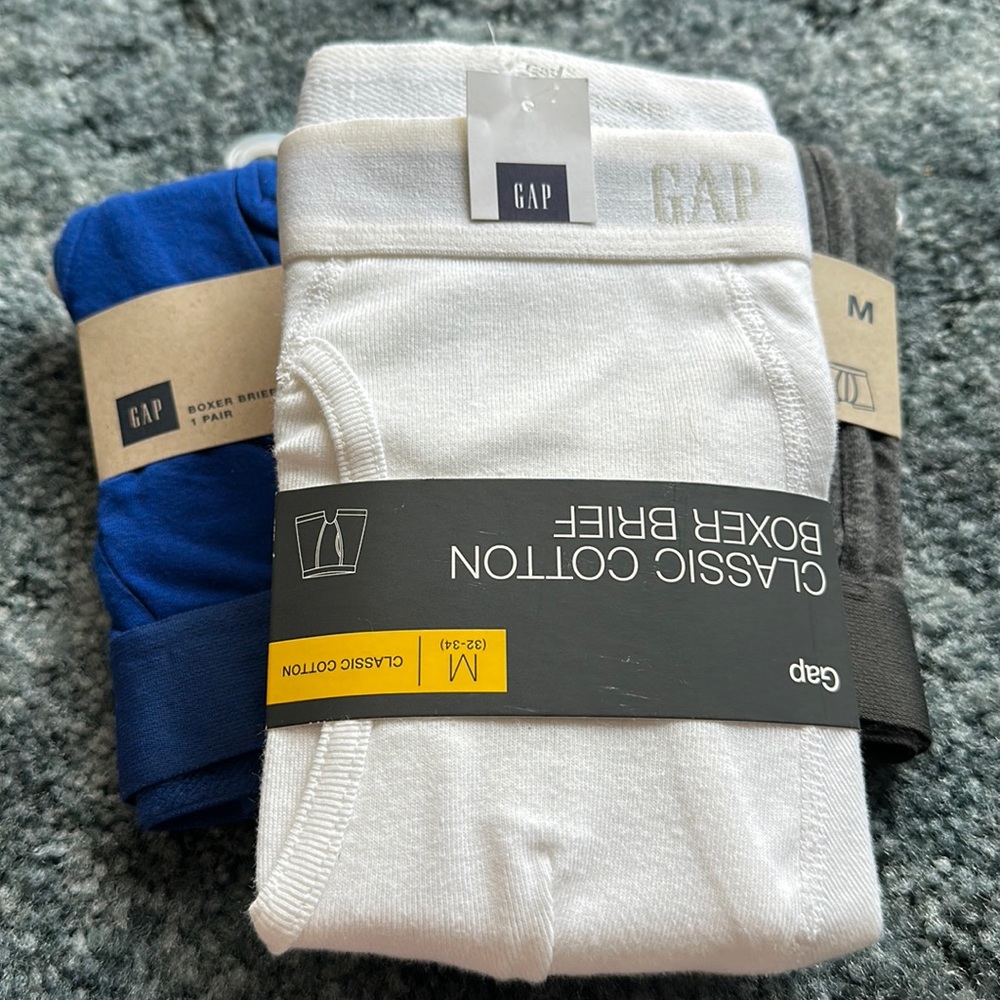 GAP 3 pairs of boxer briefs (trunks) NWT. Size M, Blue, Grey, White